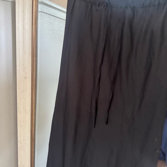 Forever 21 satin Elegant Black Women's Skirt - Picture 3 of 5